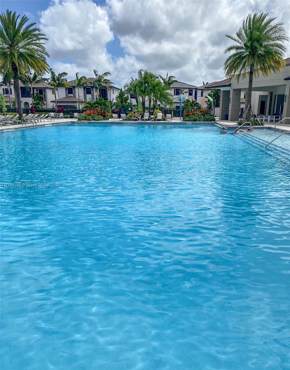 DOWNTOWN SOUTH DORAL - Residential