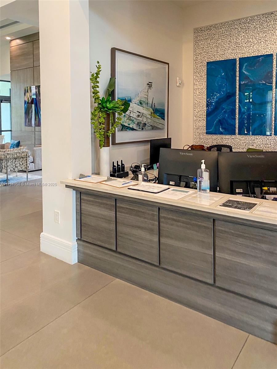 DOWNTOWN SOUTH DORAL - Residential