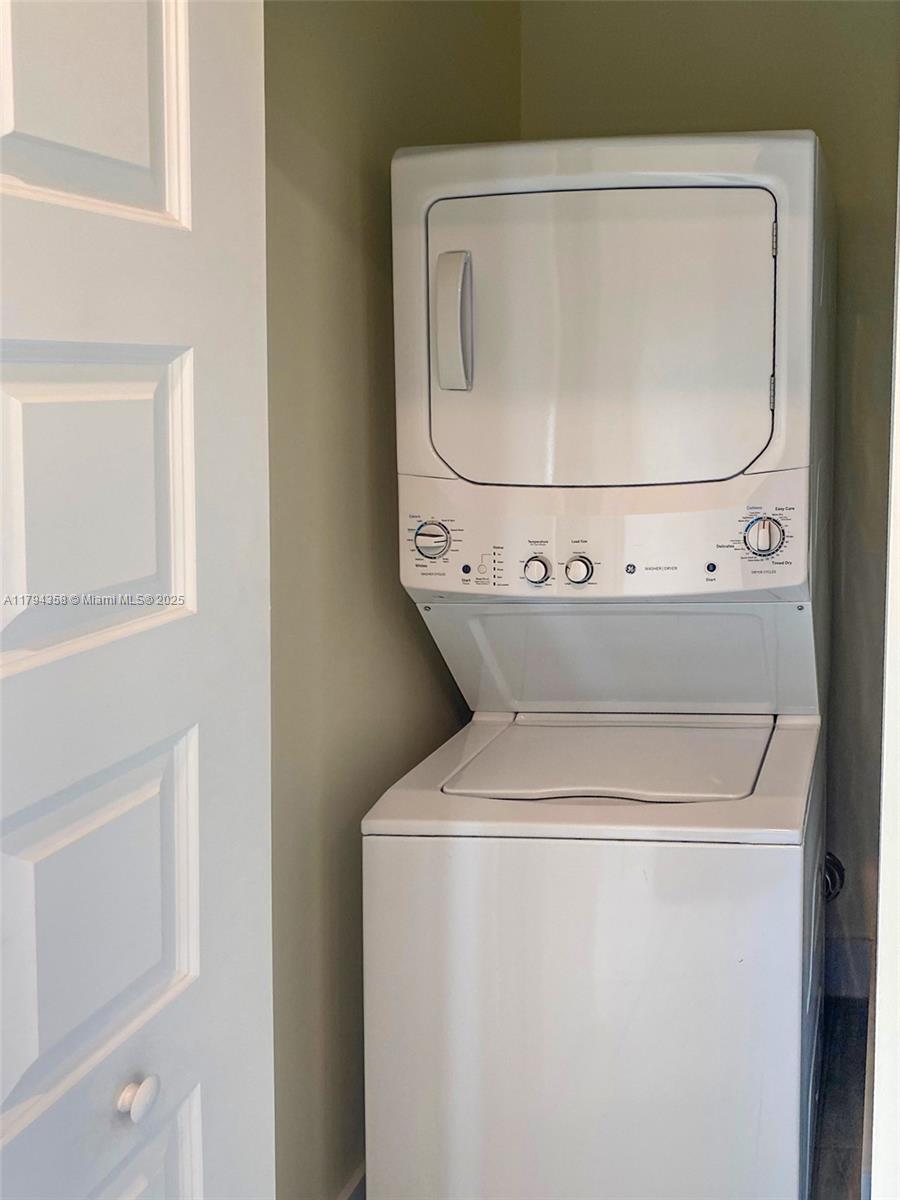 DOWNTOWN SOUTH DORAL - Residential