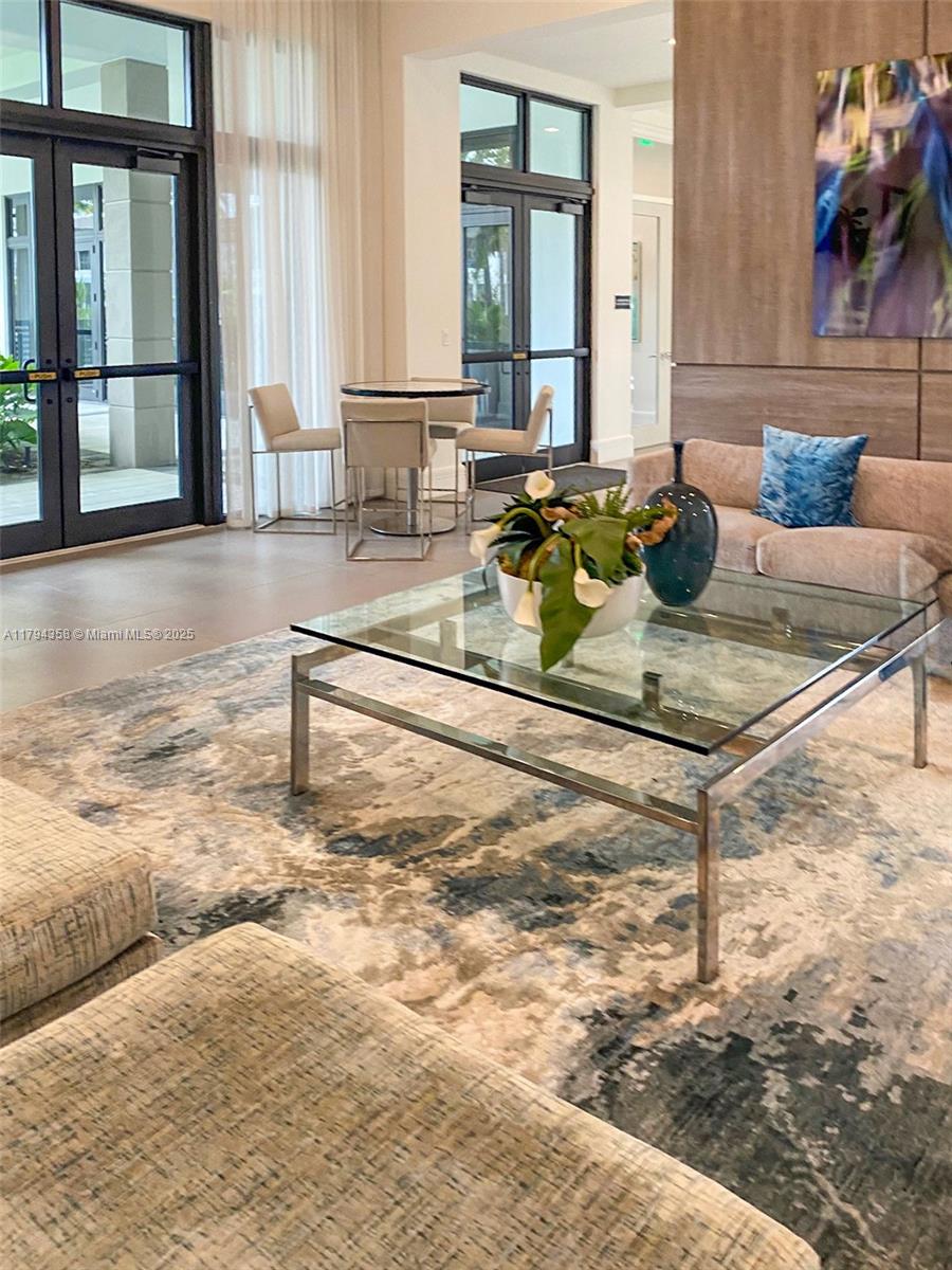 DOWNTOWN SOUTH DORAL - Residential