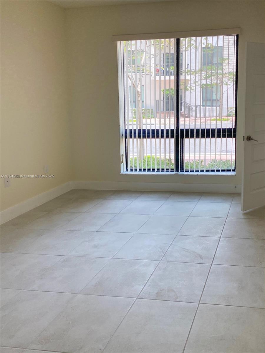 DOWNTOWN SOUTH DORAL - Residential