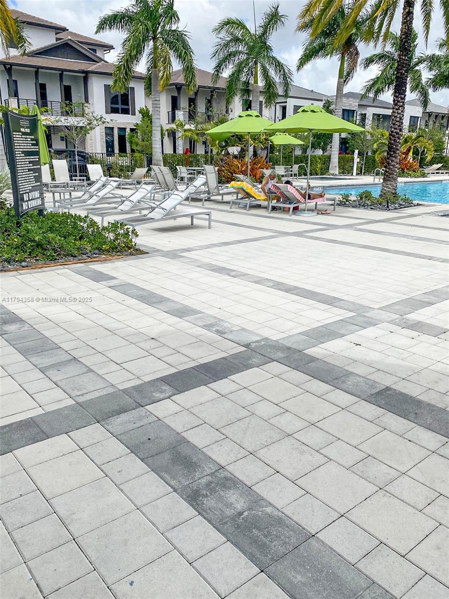 DOWNTOWN SOUTH DORAL - Residential