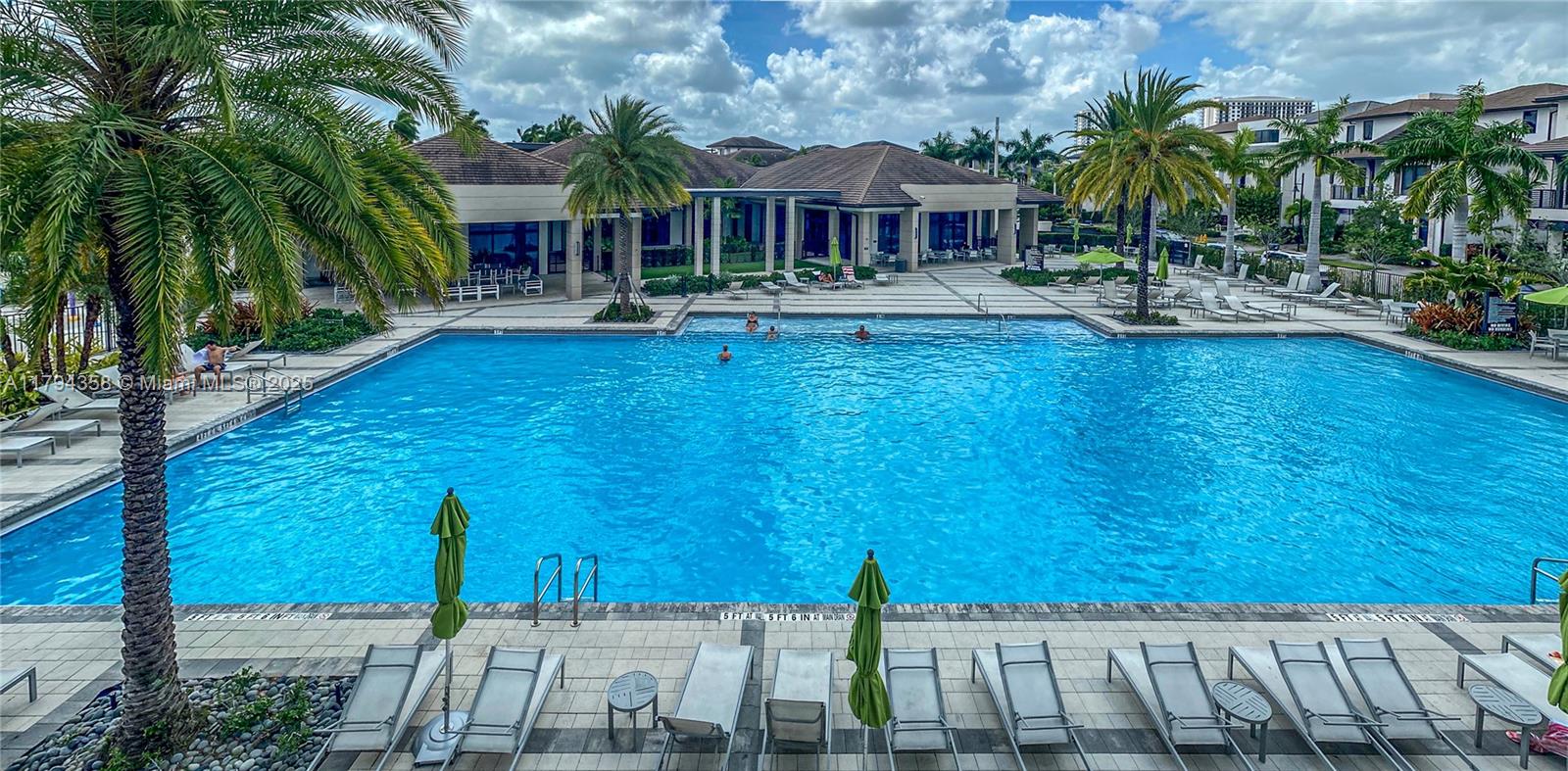 DOWNTOWN SOUTH DORAL - Residential