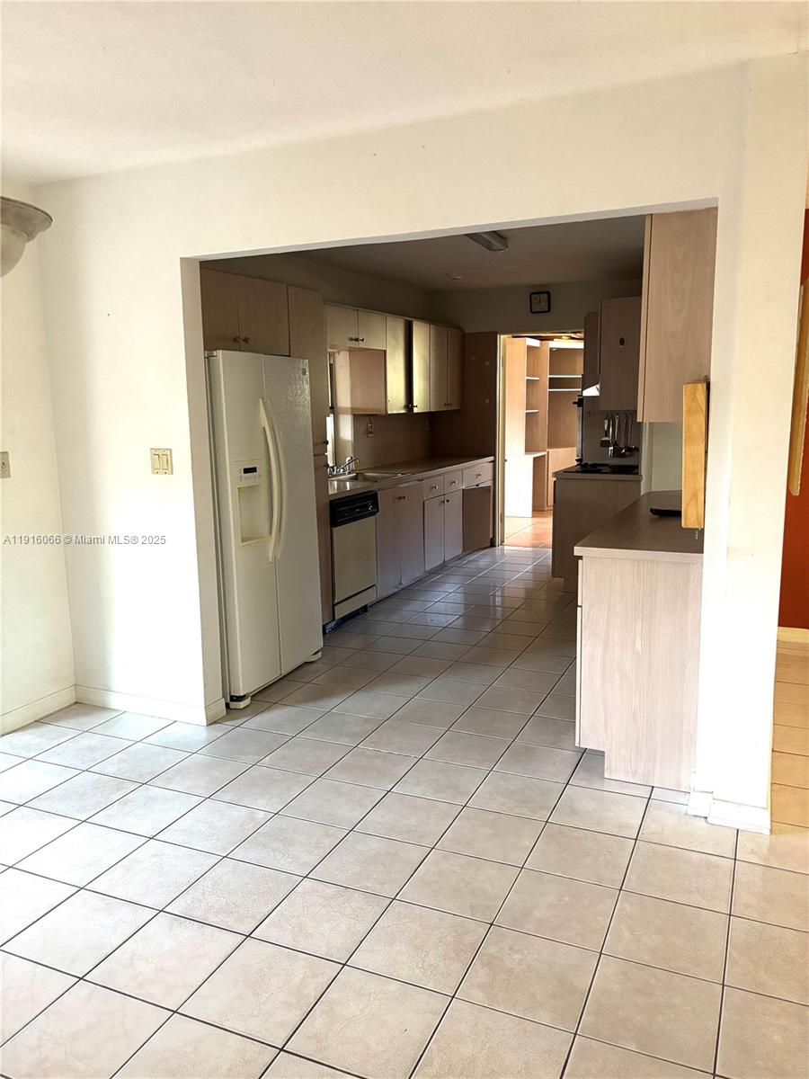 HIGHLAND MANOR SEC 6 - Residential