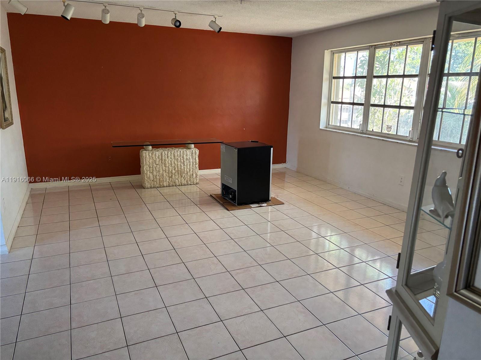 HIGHLAND MANOR SEC 6 - Residential