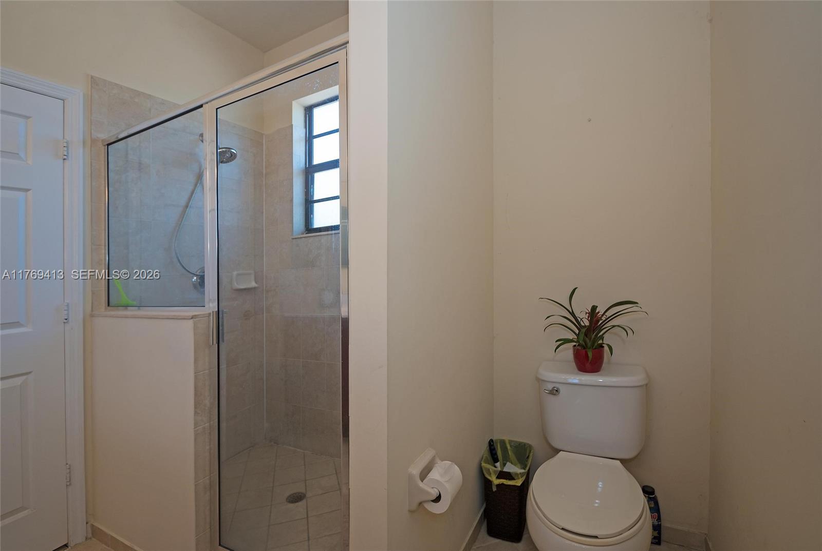 BAYWINDS OF GALAPAGOS - Residential