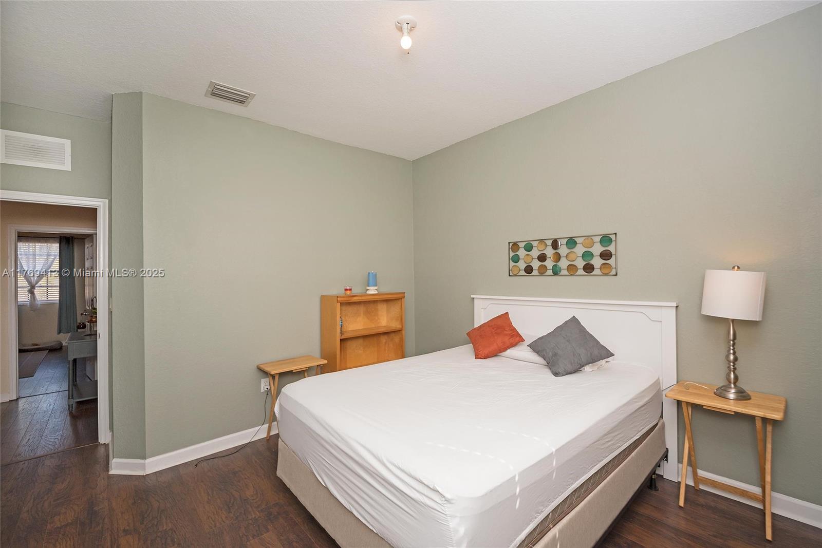 BAYWINDS OF GALAPAGOS - Residential