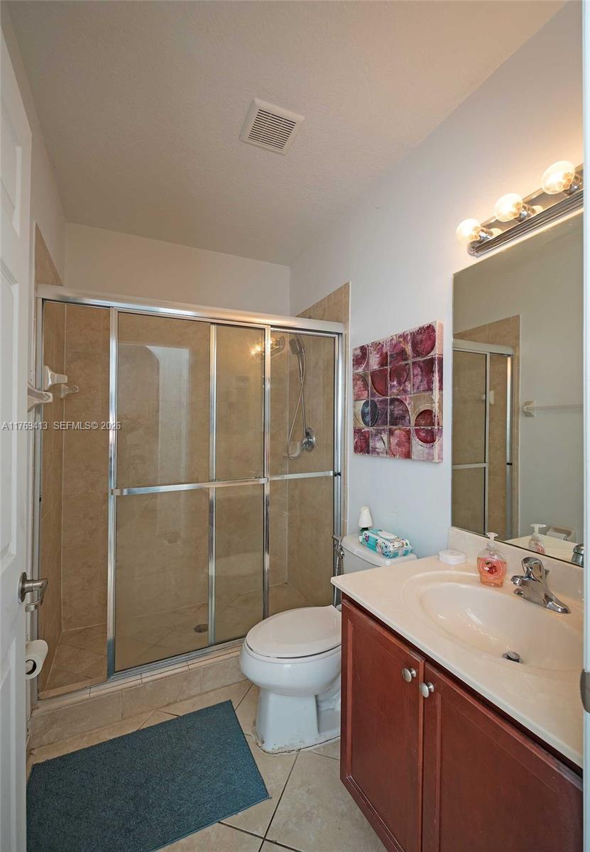 BAYWINDS OF GALAPAGOS - Residential