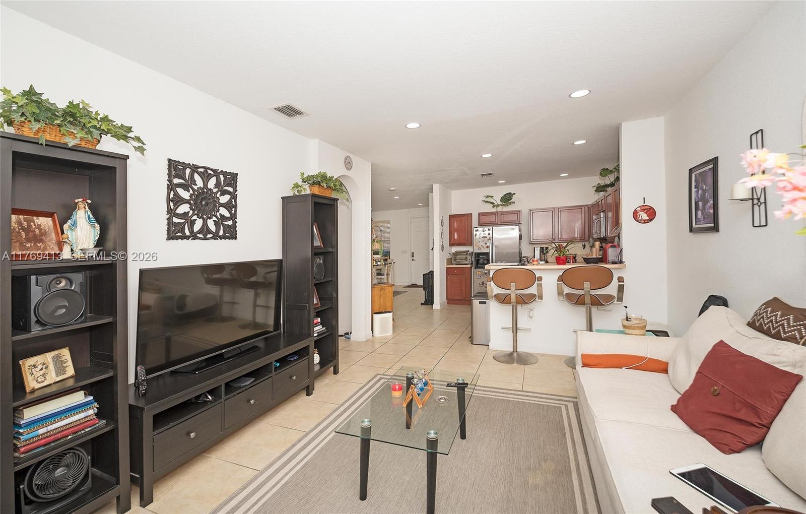 BAYWINDS OF GALAPAGOS - Residential