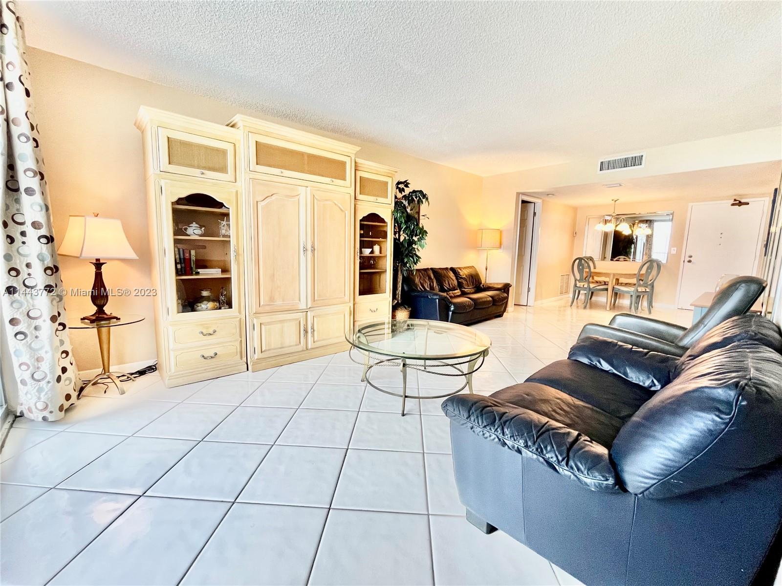 MANATEE CONDO - Residential Lease