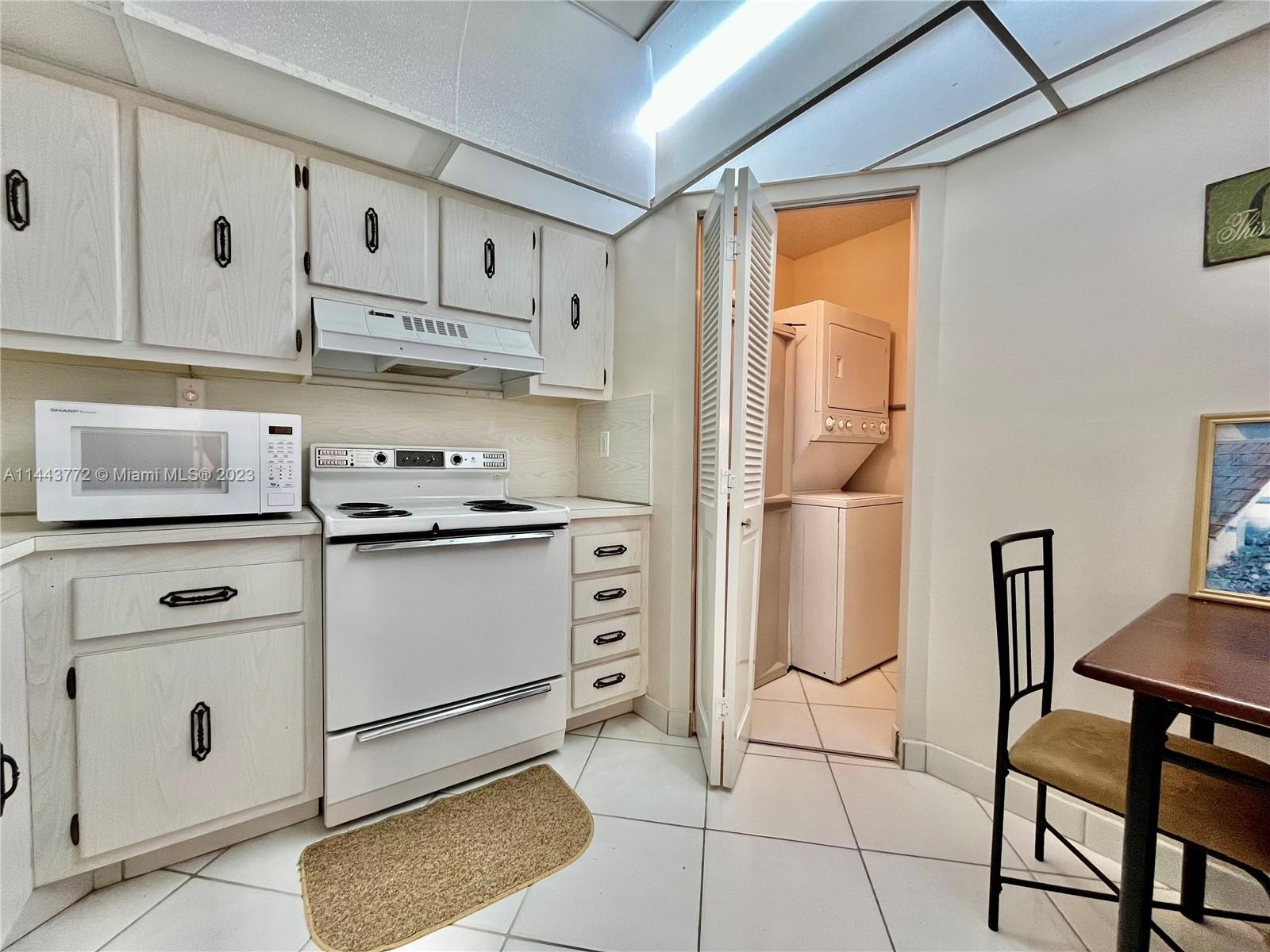 MANATEE CONDO - Residential Lease