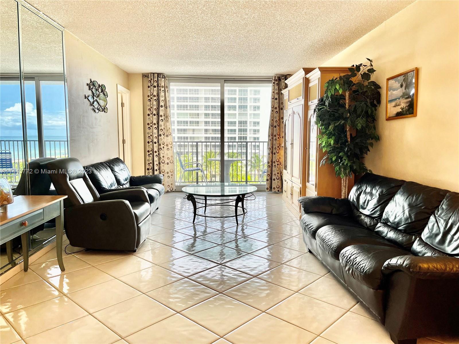MANATEE CONDO - Residential Lease