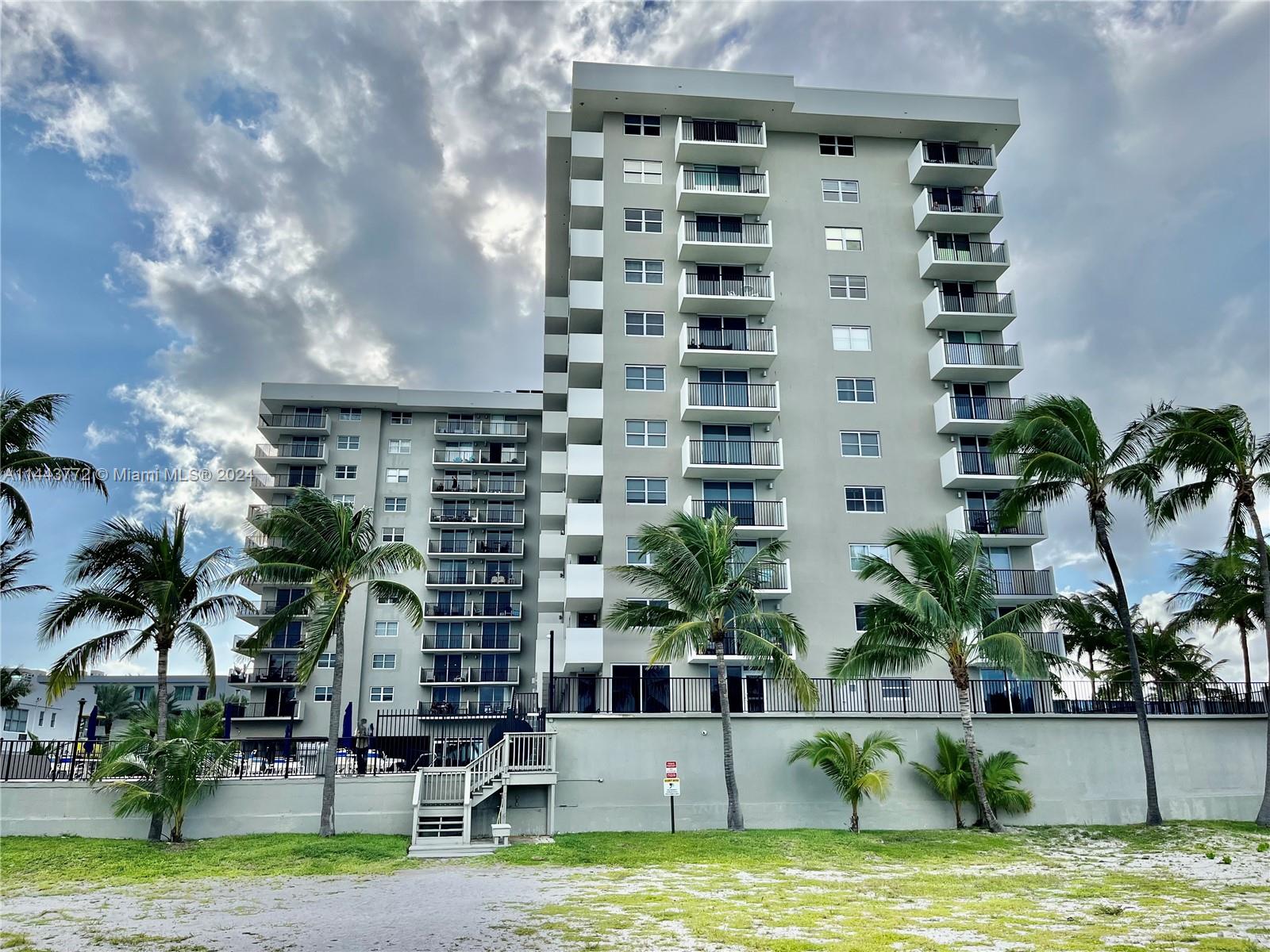 MANATEE CONDO - Residential Lease
