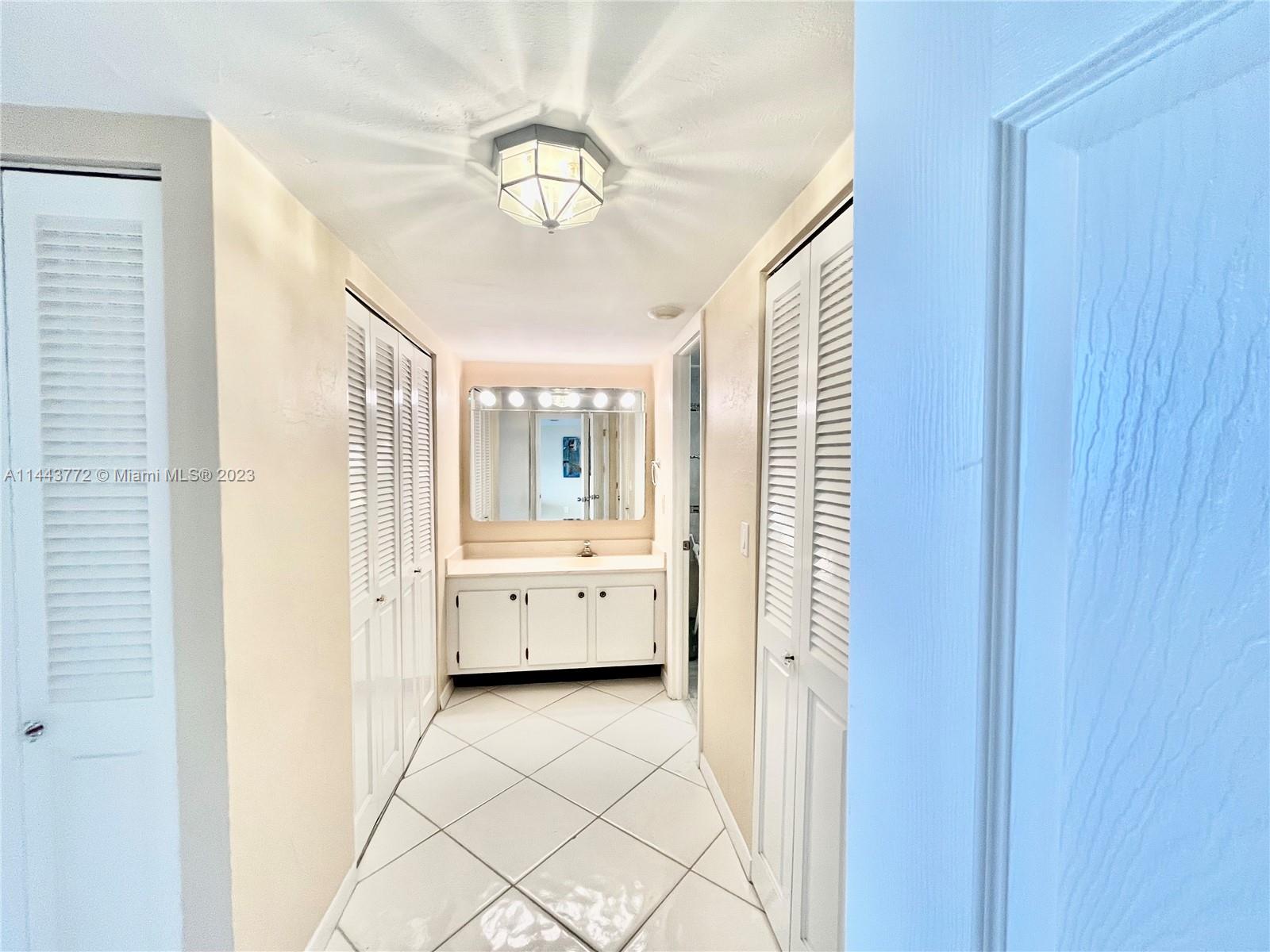 MANATEE CONDO - Residential Lease