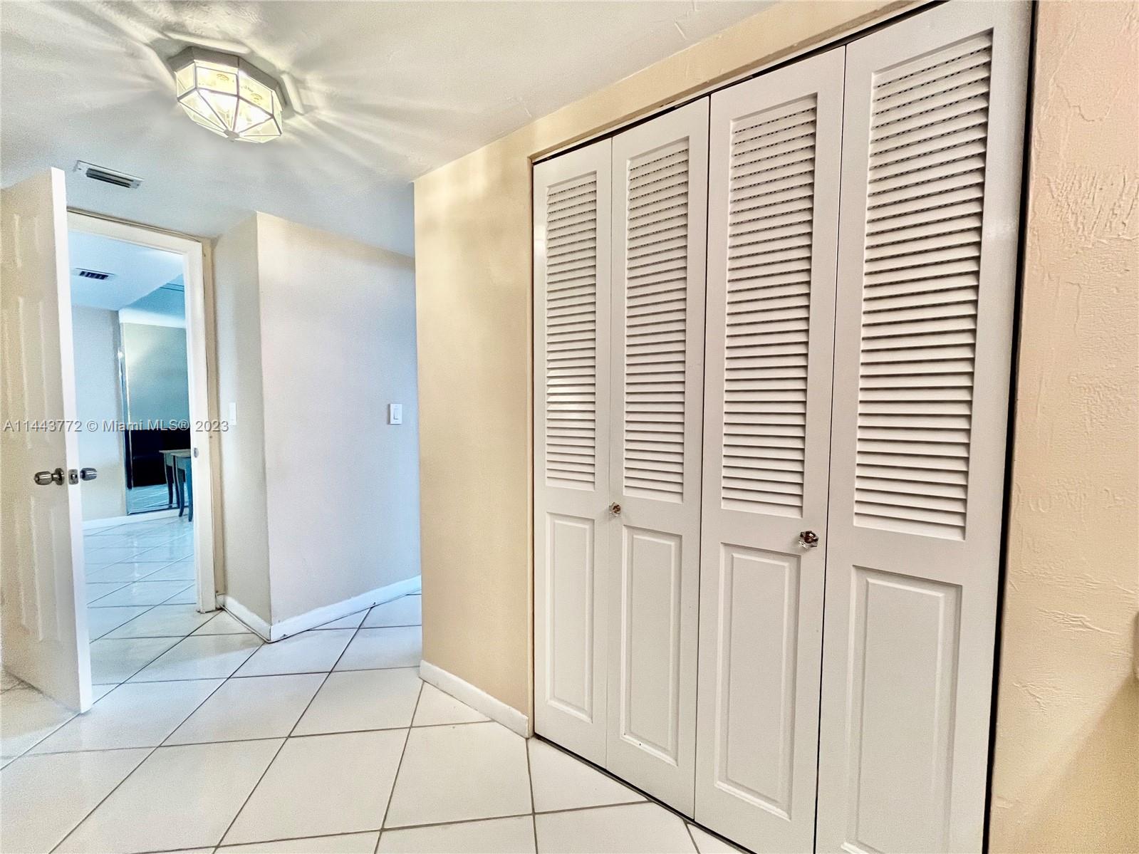 MANATEE CONDO - Residential Lease