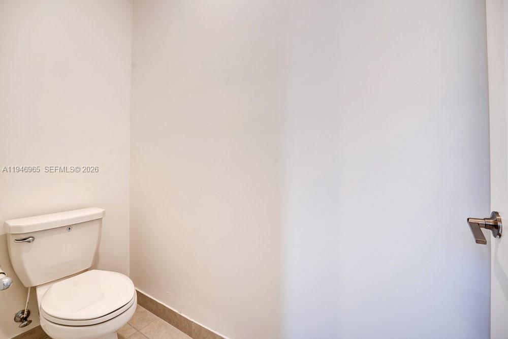 SILVER PALM RESIDENTIAL H - Residential Lease