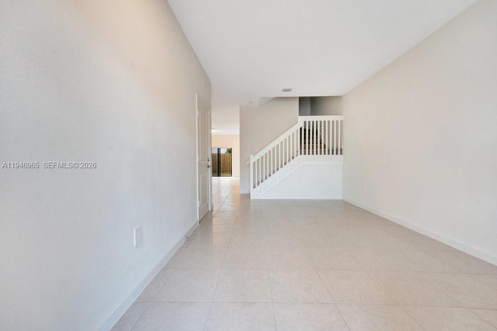 SILVER PALM RESIDENTIAL H - Residential Lease