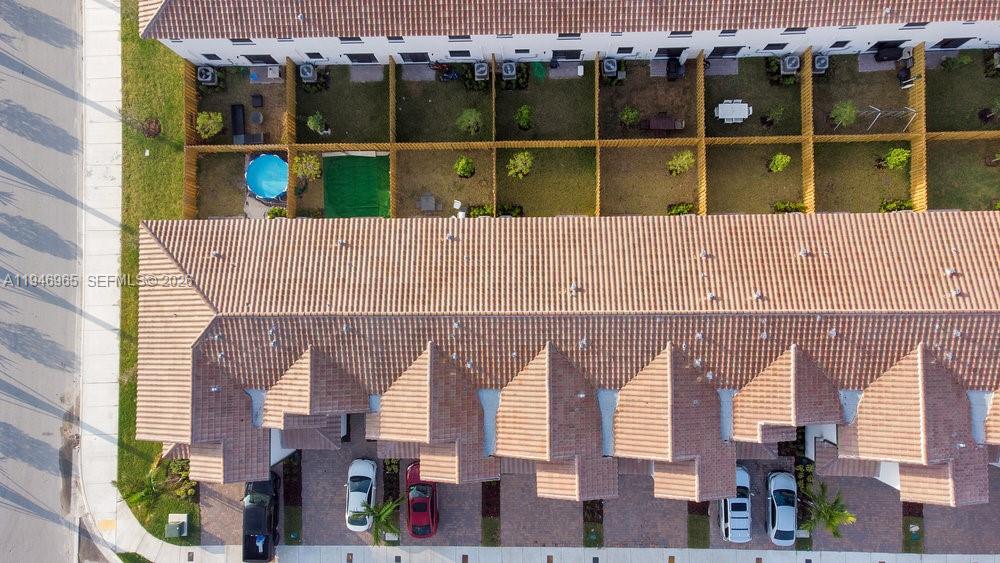 SILVER PALM RESIDENTIAL H - Residential Lease