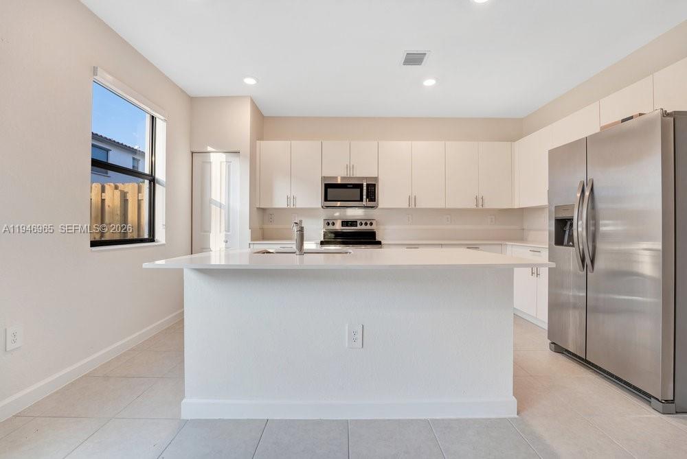 SILVER PALM RESIDENTIAL H - Residential Lease