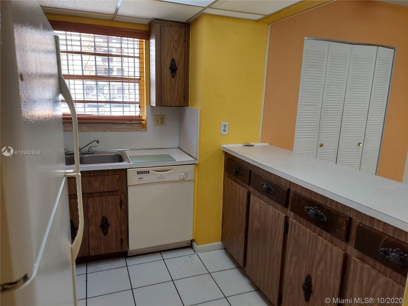 PINESIDE CONDO NO 1 - Residential