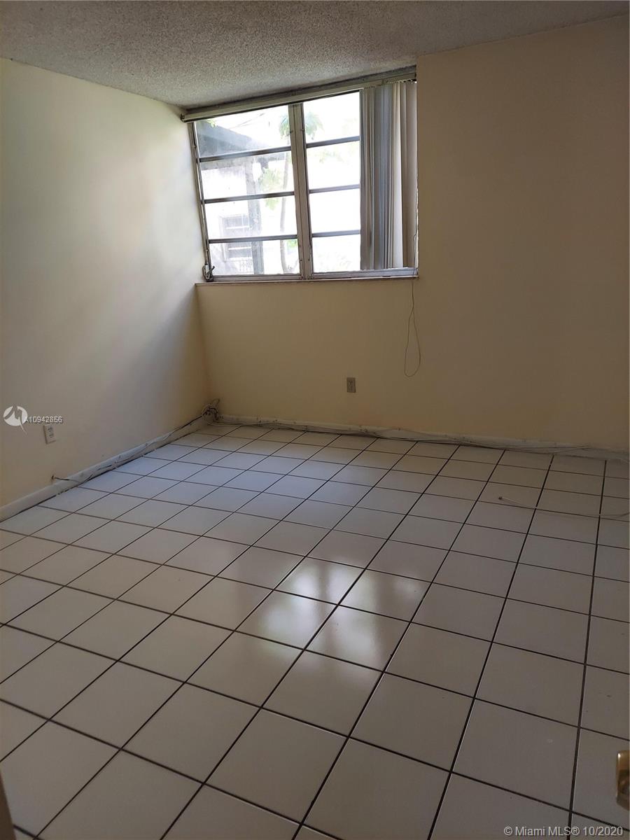 PINESIDE CONDO NO 1 - Residential