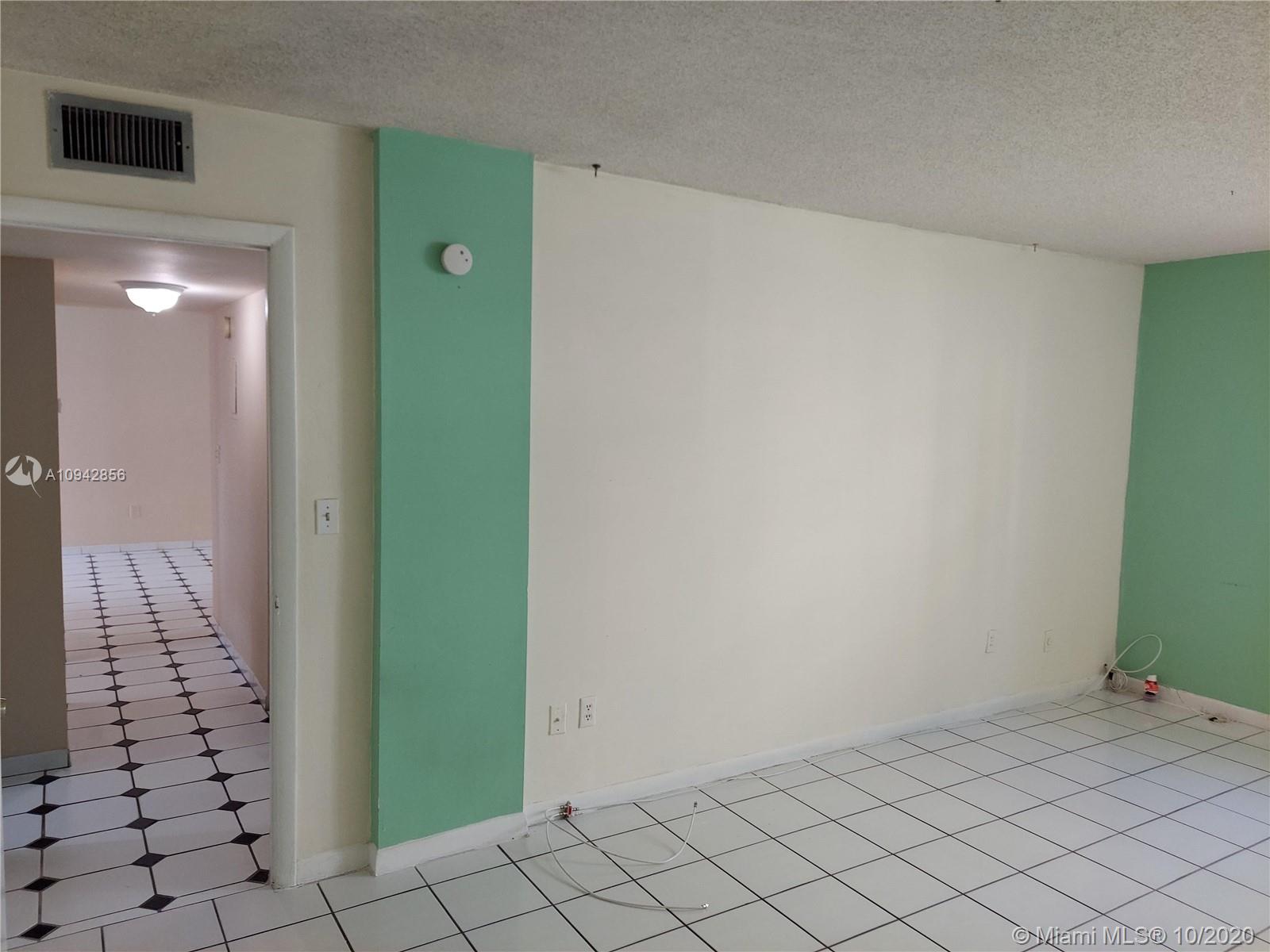 PINESIDE CONDO NO 1 - Residential