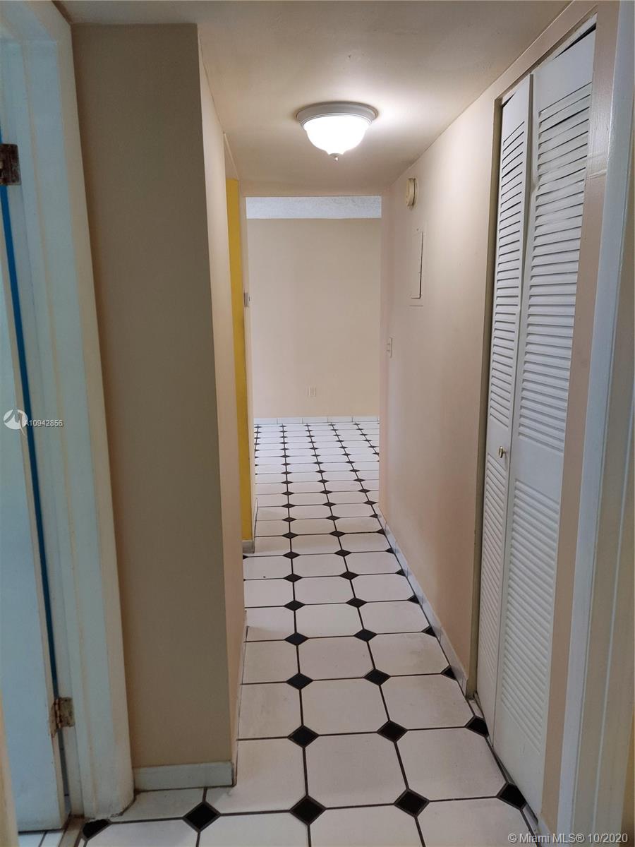 PINESIDE CONDO NO 1 - Residential