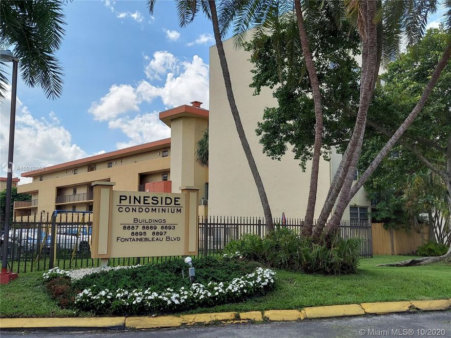 GREAT OPPORTUNITY TO BUY IN FONTAINEBLEAU. 2 BEDS AND 2 BATHS WITH 1 ASSIGNED PARKING SPACE APPARMENT ON THE FIRST FLOOR. GOOD FOR YOU TO LIVE IN THIS QUIET COMMUNITY.  MAIN BEDROOM HAS 2 CLOSETS.  NICE COVERED PATIO AREA FOR RELAX.  GUEST PARKINGS. GOOD SCHOOL DISTRICT. CENTRALLY LOCATED, DORAL AREA NEARBY.  CLOSE TO  TURNPIKE, 836 AND PALMETTO EXPRESSWAY, FIU, DOLPHIN MALL, INTERNATIONAL MALL, SHOPS, BANKS, AND RESTAURANTS.