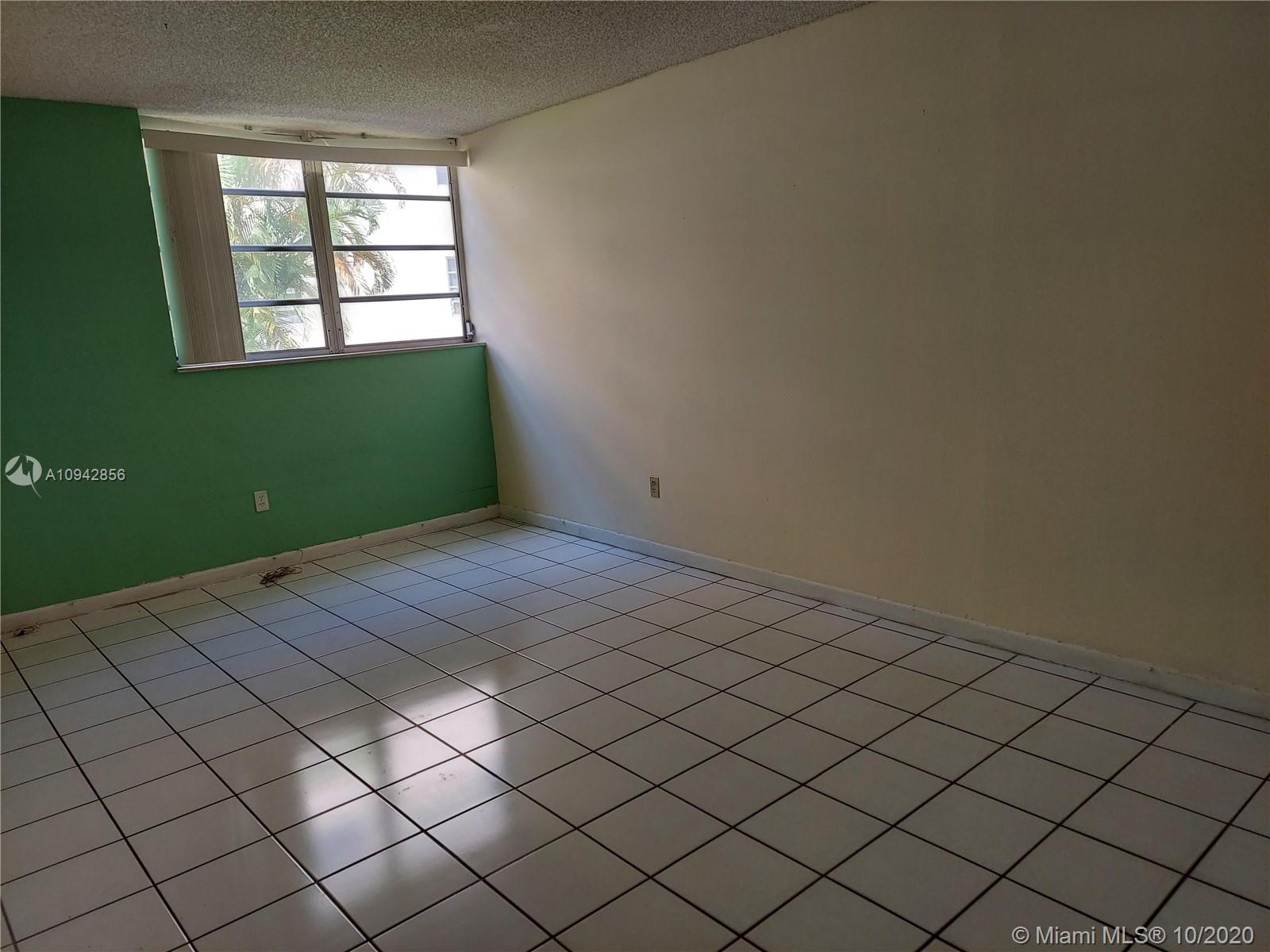 PINESIDE CONDO NO 1 - Residential