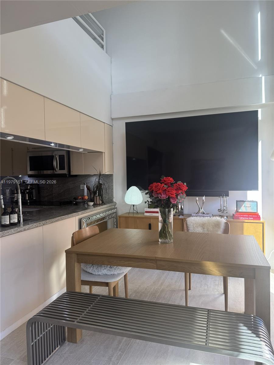 GROVE SQUARE CONDO - Residential