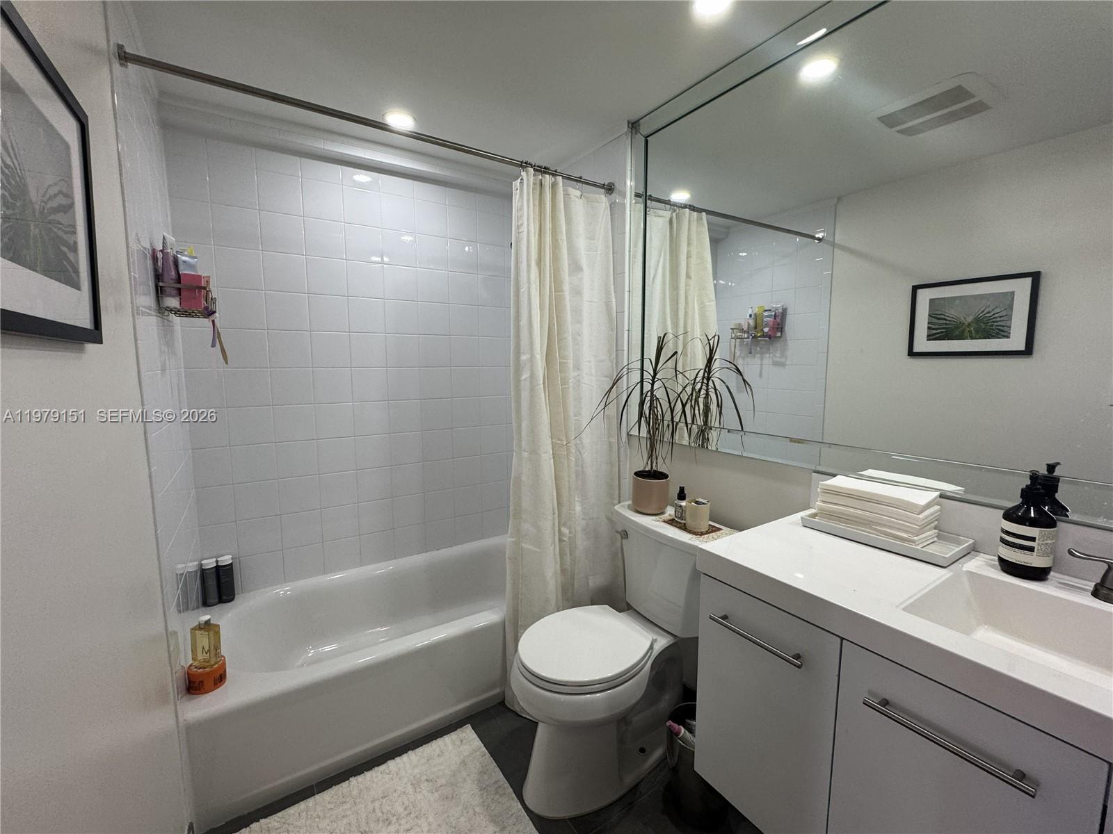 GROVE SQUARE CONDO - Residential