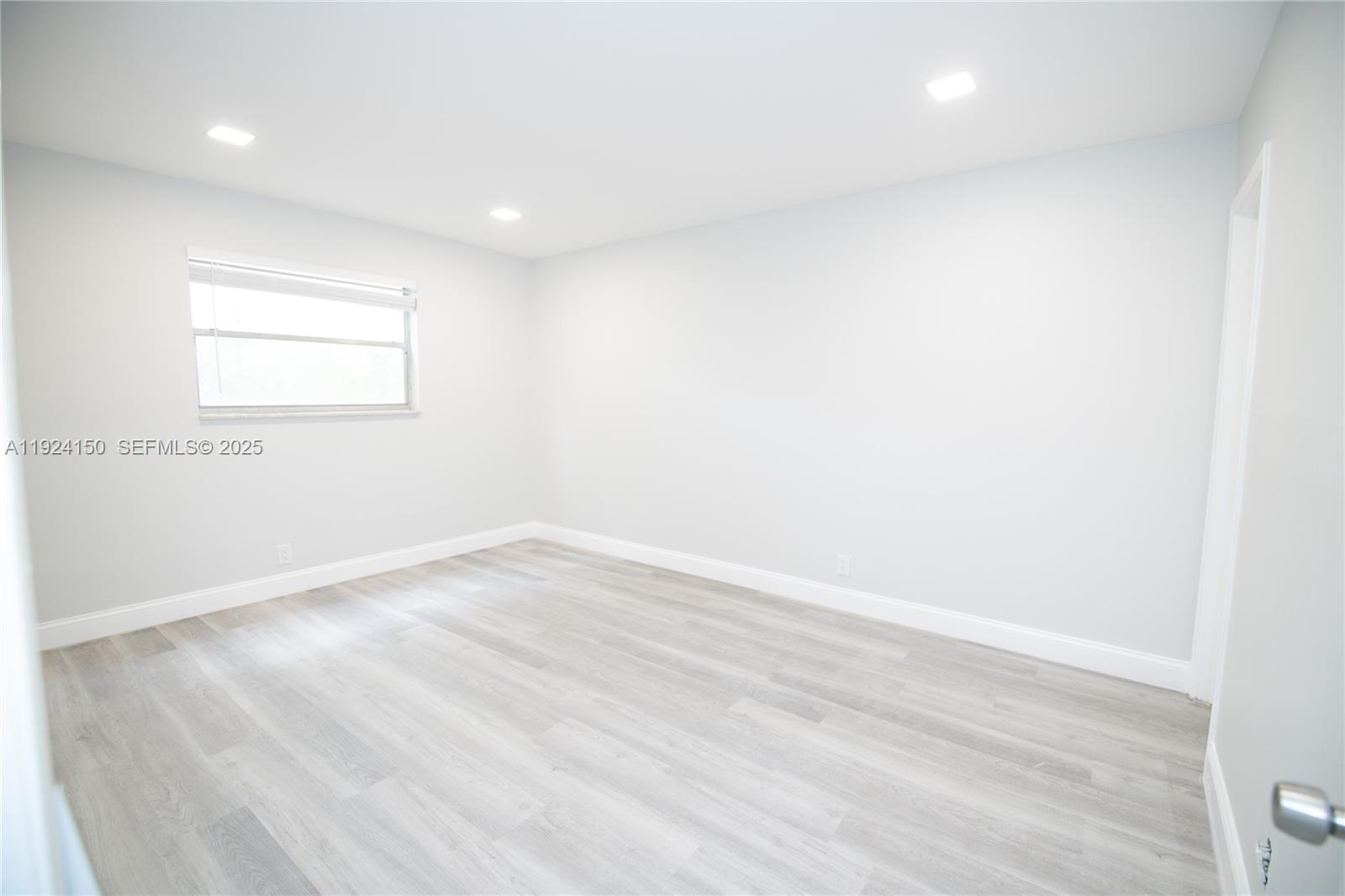 GOLFVIEW ARMS INC CONDO - Residential Lease