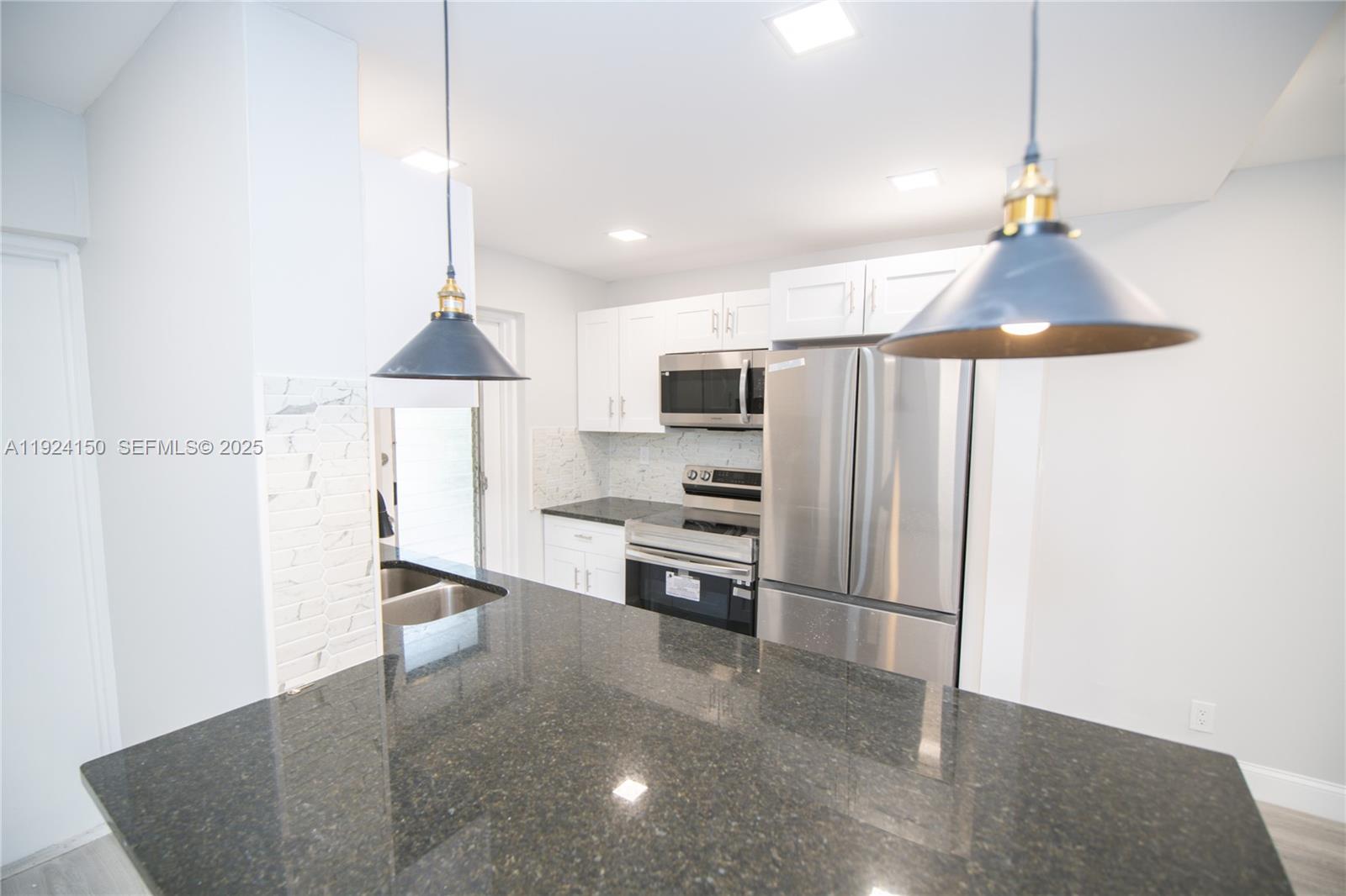 GOLFVIEW ARMS INC CONDO - Residential Lease