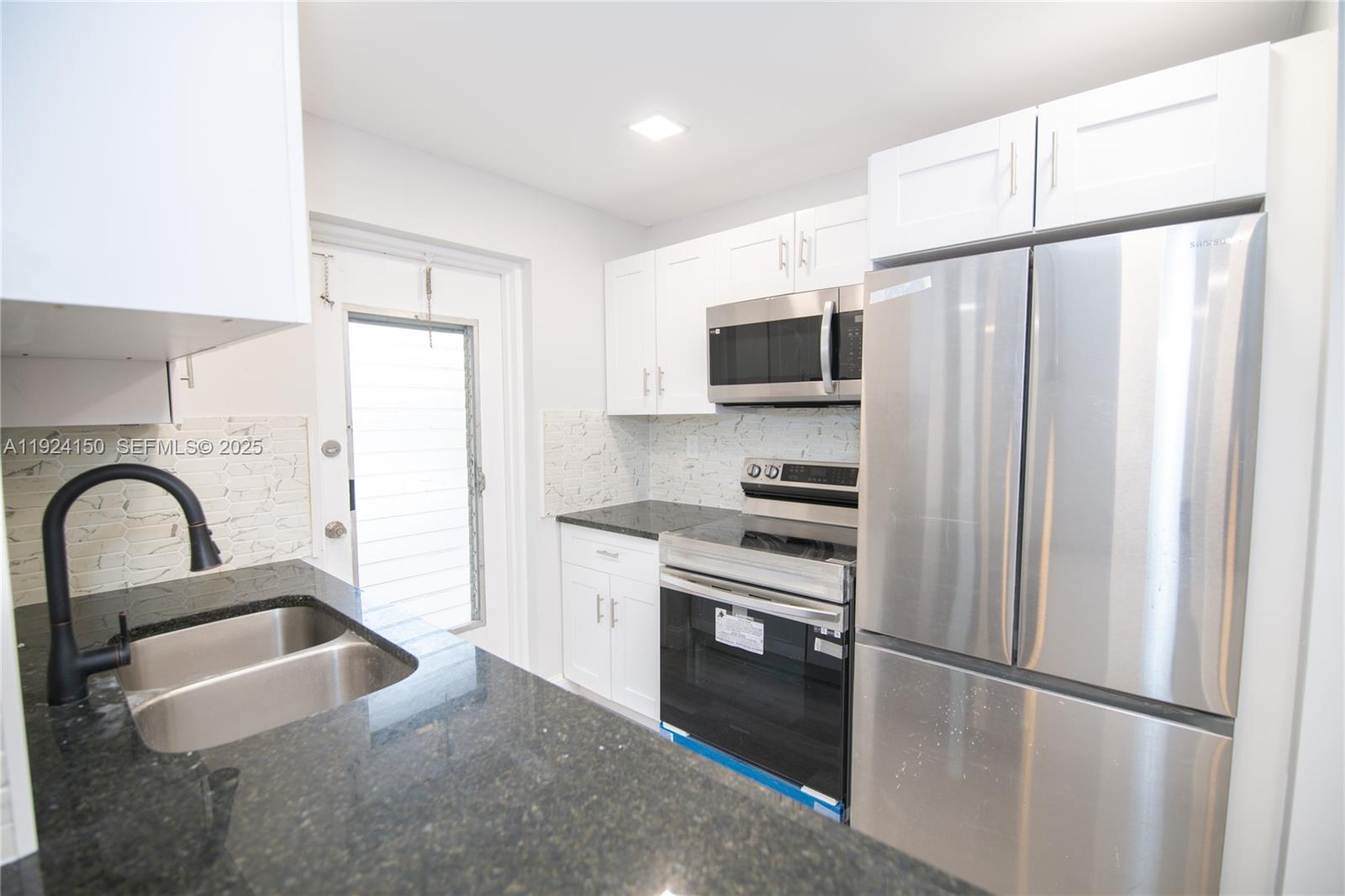 GOLFVIEW ARMS INC CONDO - Residential Lease