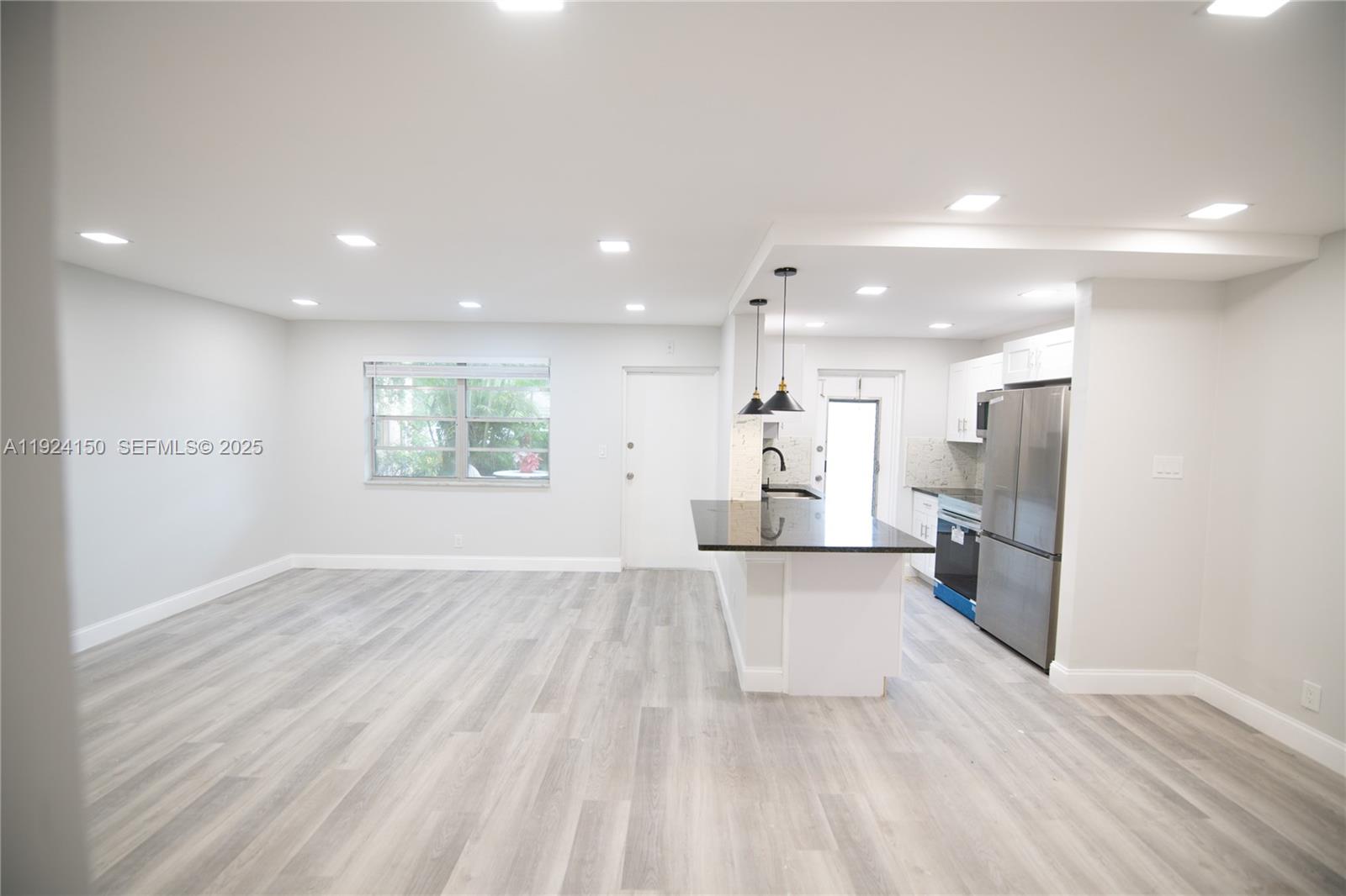 GOLFVIEW ARMS INC CONDO - Residential Lease