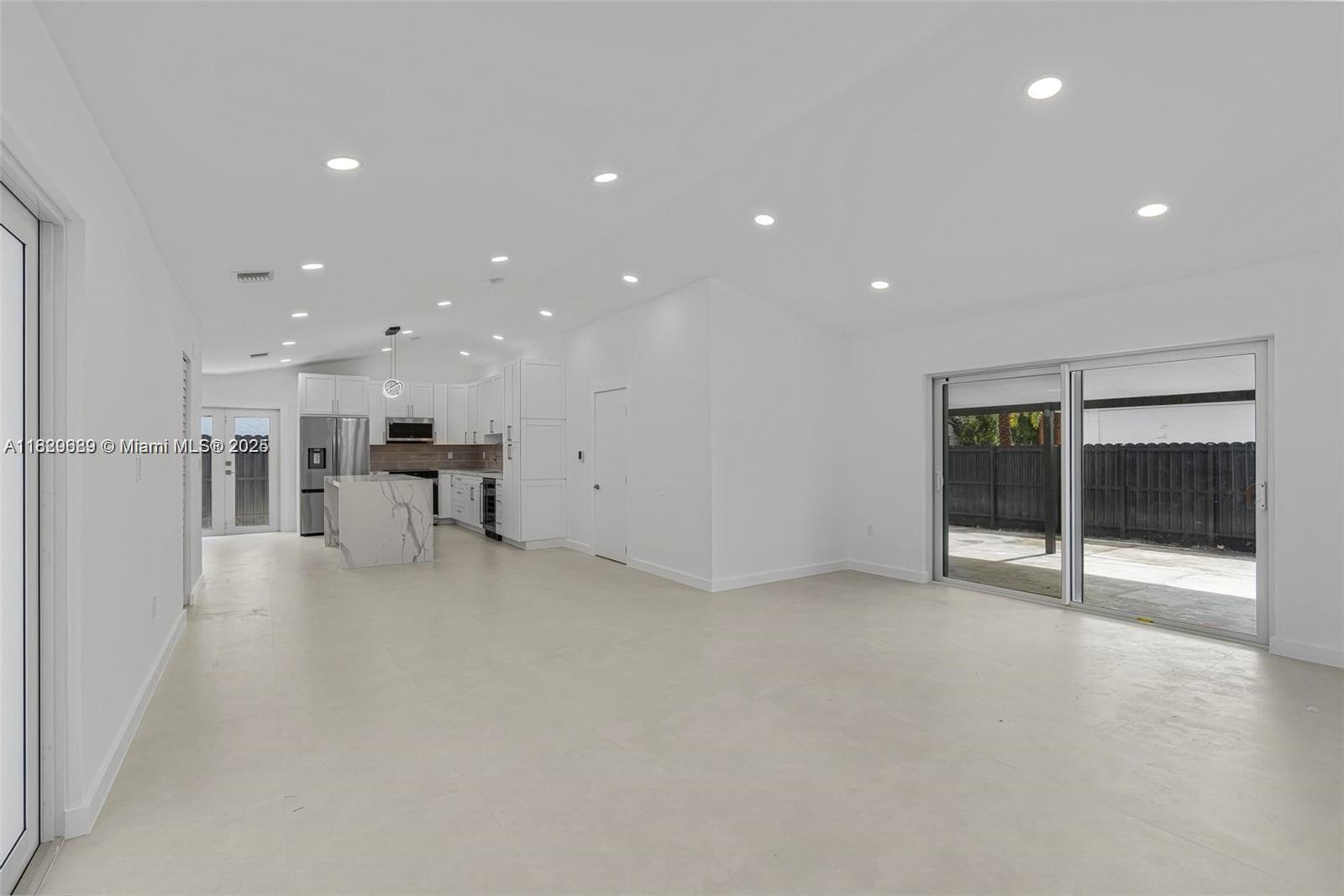 6270 NW 199th St