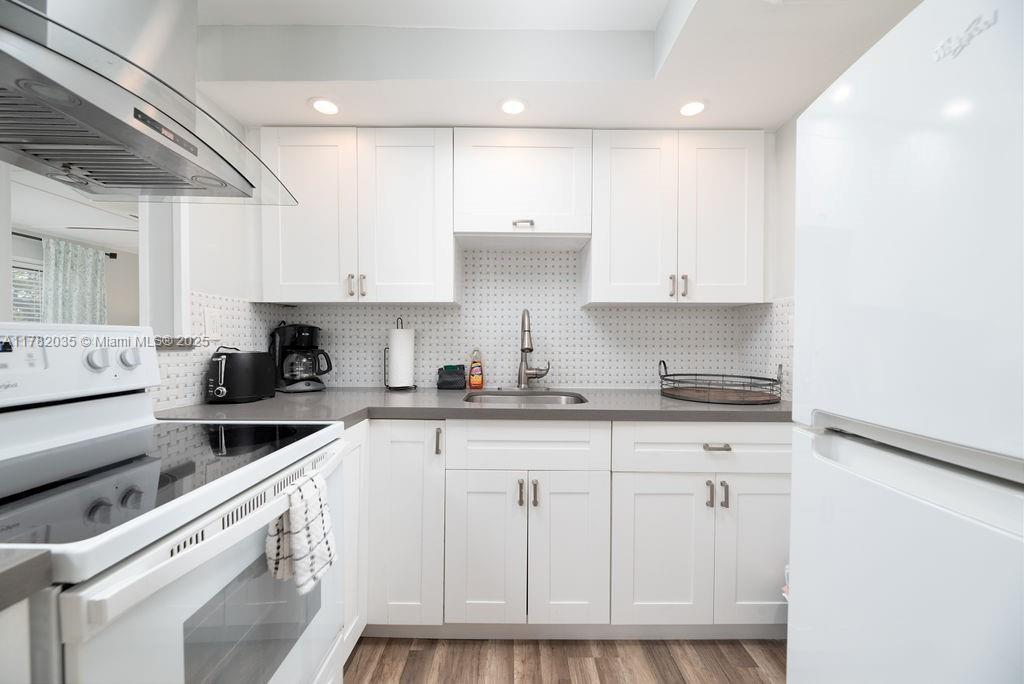 RIVERSIDE ADD AMEN PLAT - Residential Lease