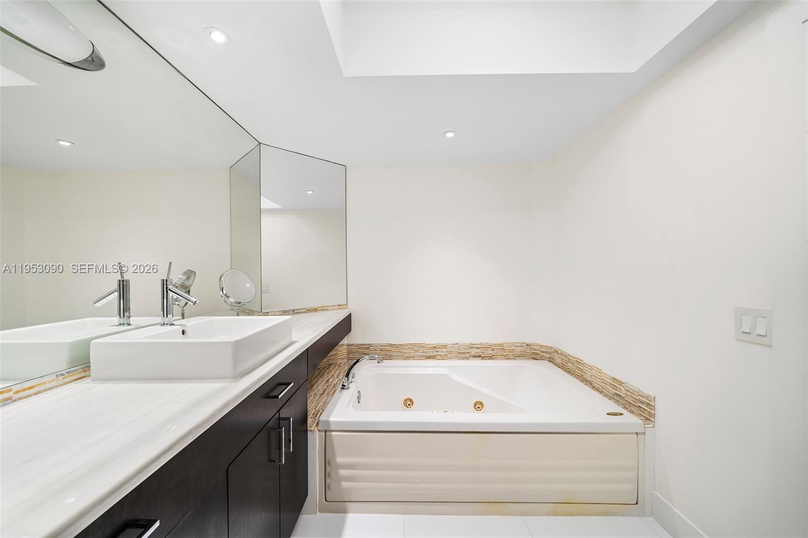 BLUE DIAMOND CONDO - Residential