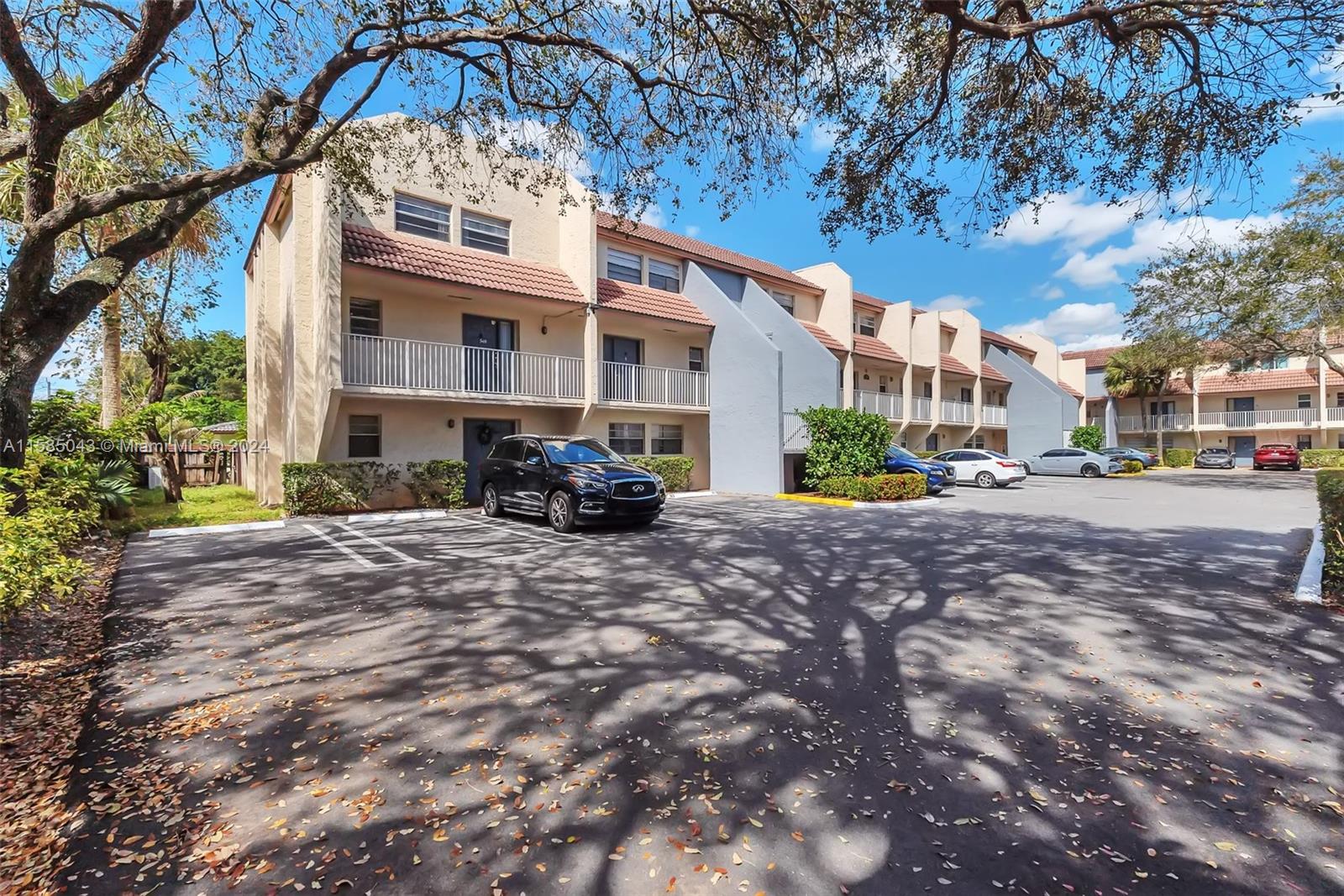 Property for Sale at 3750 Nw 115th Way 5-1, Coral Springs, Broward County, Florida - Bedrooms: 3 
Bathrooms: 3  - $170,000