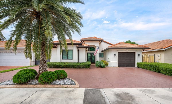 14462 NW 87TH CT # 14462, MIAMI LAKES, FL 33018 - Image e16d9f8adab6614413d2f4e7af05ba01/1092525247