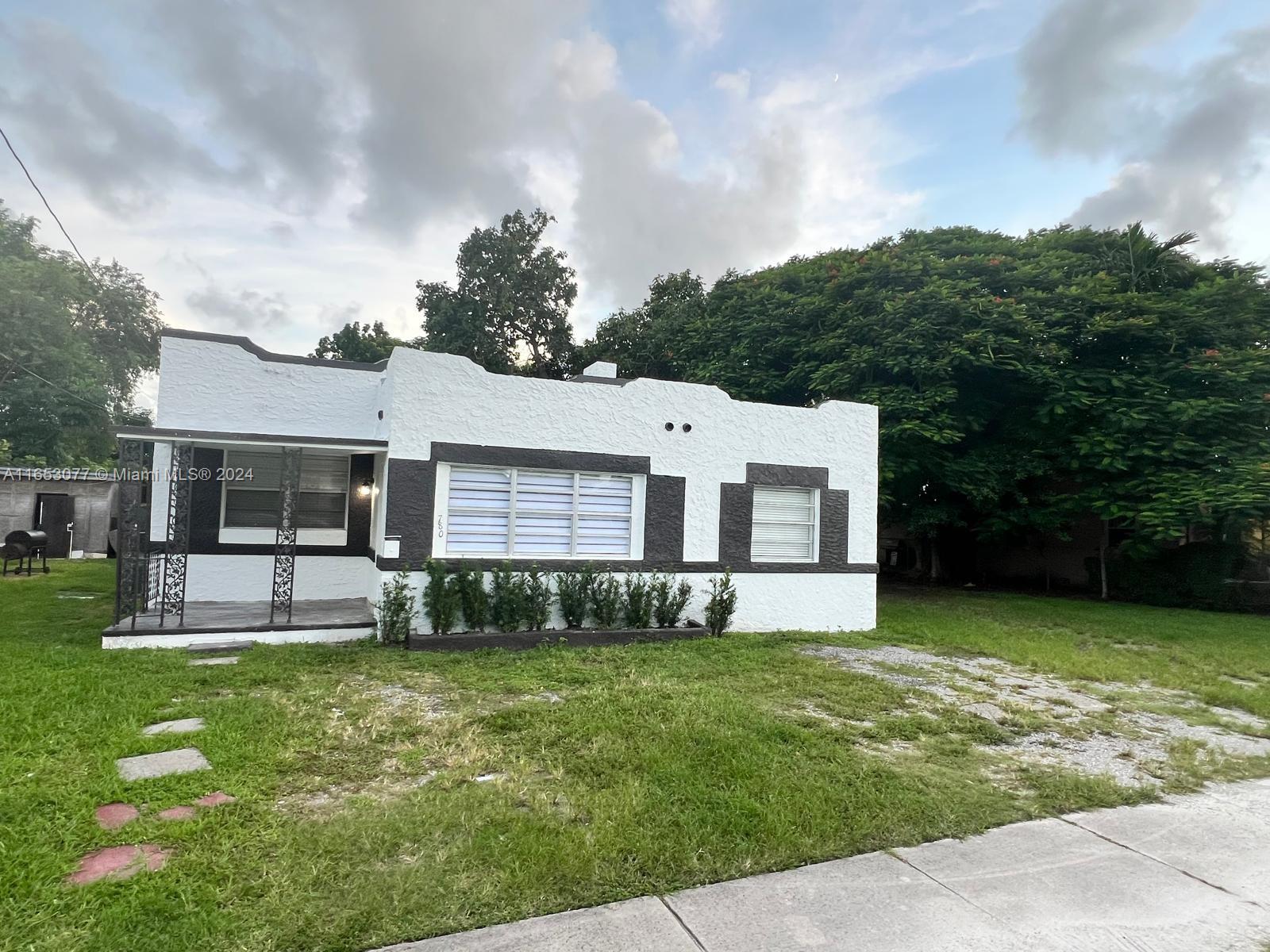 780 Nw 42nd St St, Miami, Broward County, Florida - 3 Bedrooms  
1 Bathrooms - 