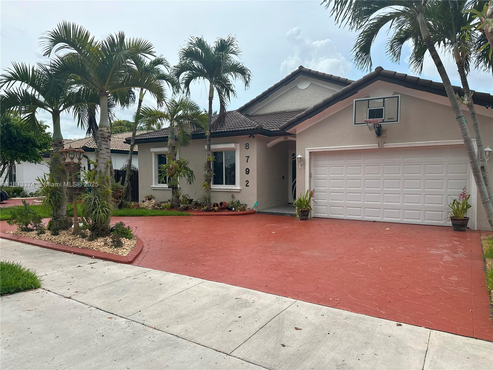 8792 Nw 167th St, Miami Lakes, Miami-Dade County, Florida - 4 Bedrooms  
3 Bathrooms - 