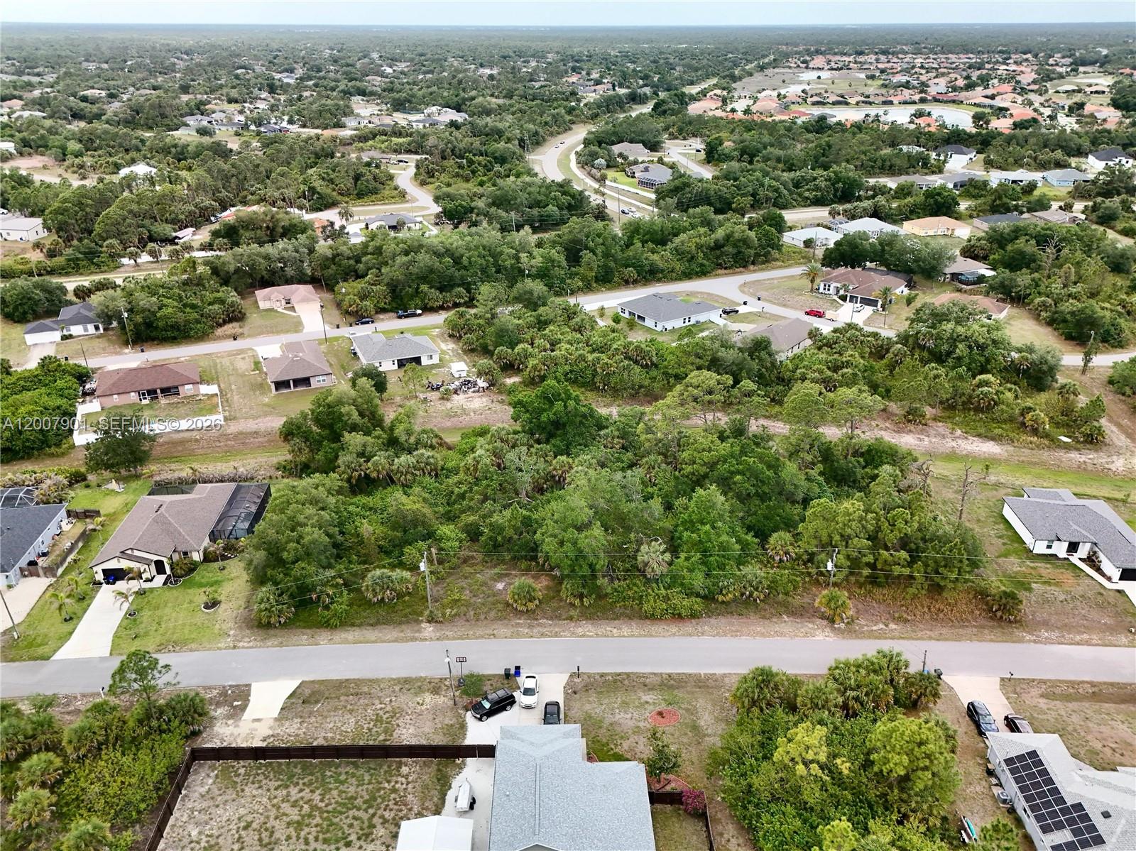 PORT CHARLOTTE - Land