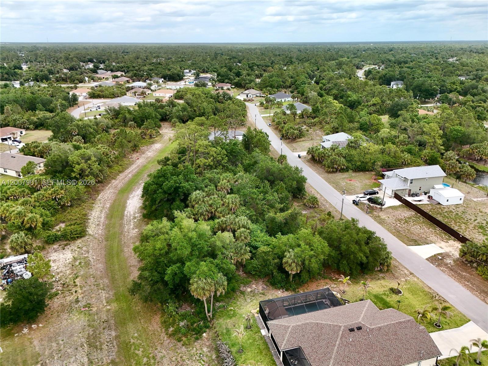 PORT CHARLOTTE - Land