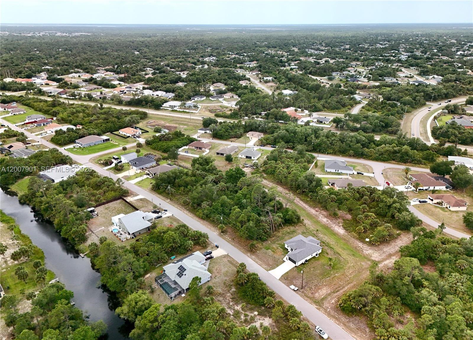 PORT CHARLOTTE - Land