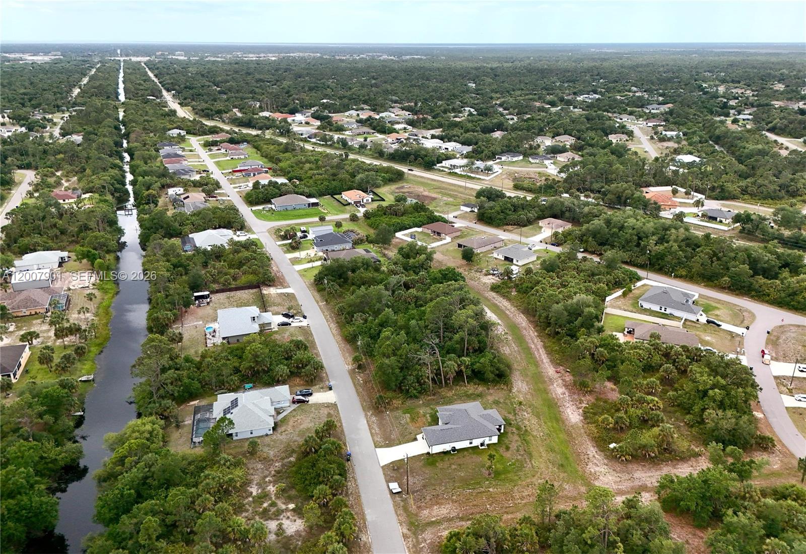PORT CHARLOTTE - Land