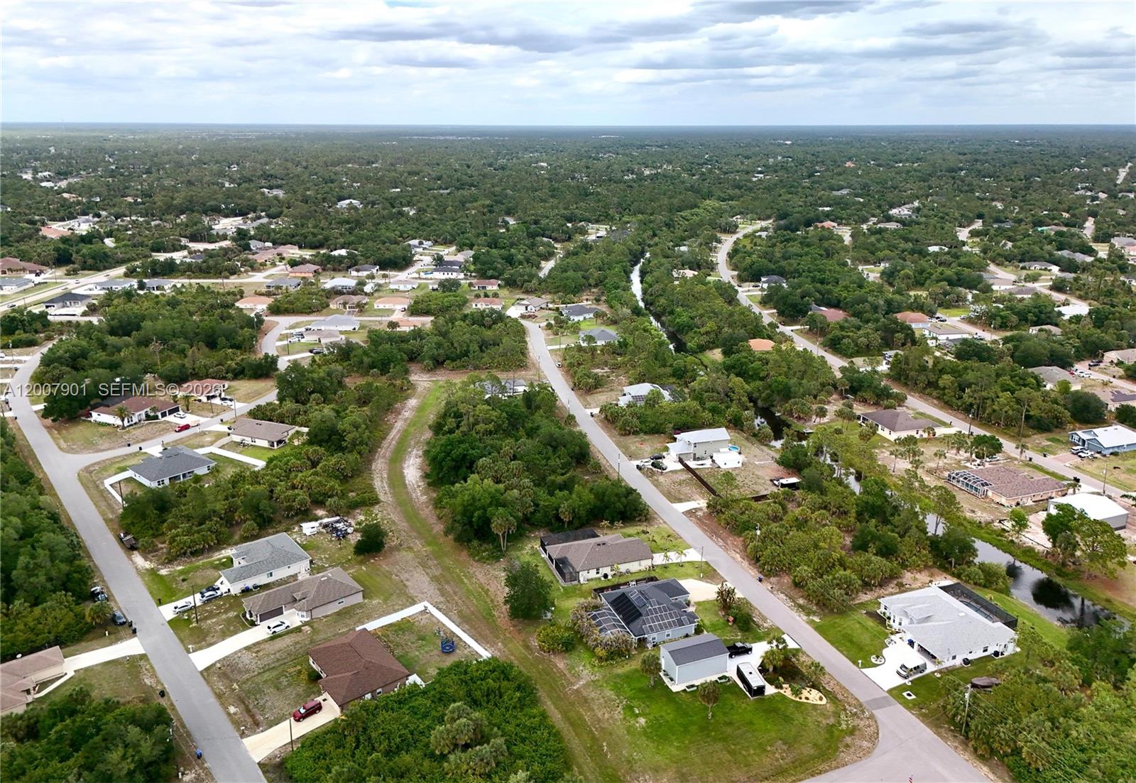PORT CHARLOTTE - Land
