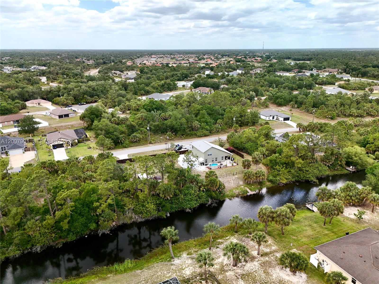 PORT CHARLOTTE - Land