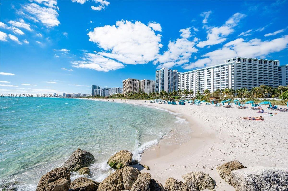 Property for Sale at 2899 Collins Ave 1516, Miami Beach, Miami-Dade County, Florida - Bathrooms: 1  - $339,000