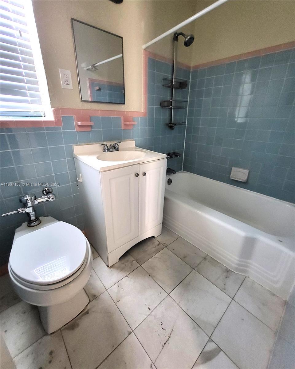 THE LOFT AT BYRON CONDO - Residential Lease